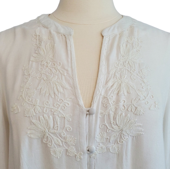 SOFT JOIE Cream Button-Up Top with Cording Embellishments Size M - Picture 3 of 14